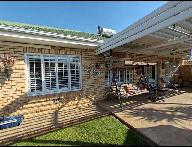 3 BEDROOM TOWNHOUSE FOR SALE IN THREE RIVERS